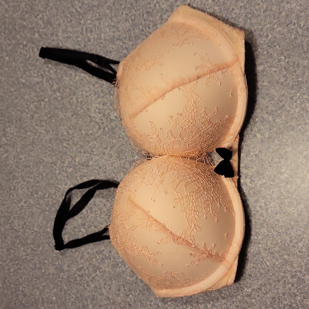 Victoria's Secret Bombshell Bra 32C